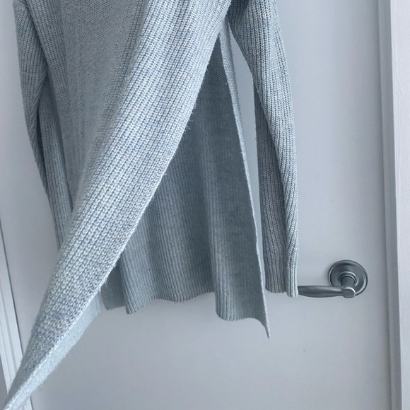 Pale Blue Cable Knit Sweater with High Slits - Picture 4 of 5